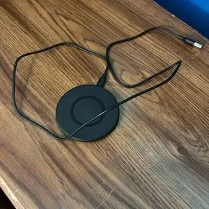 Onn Cell Phones Accessories Nwot Onn Wireless Phone Charger